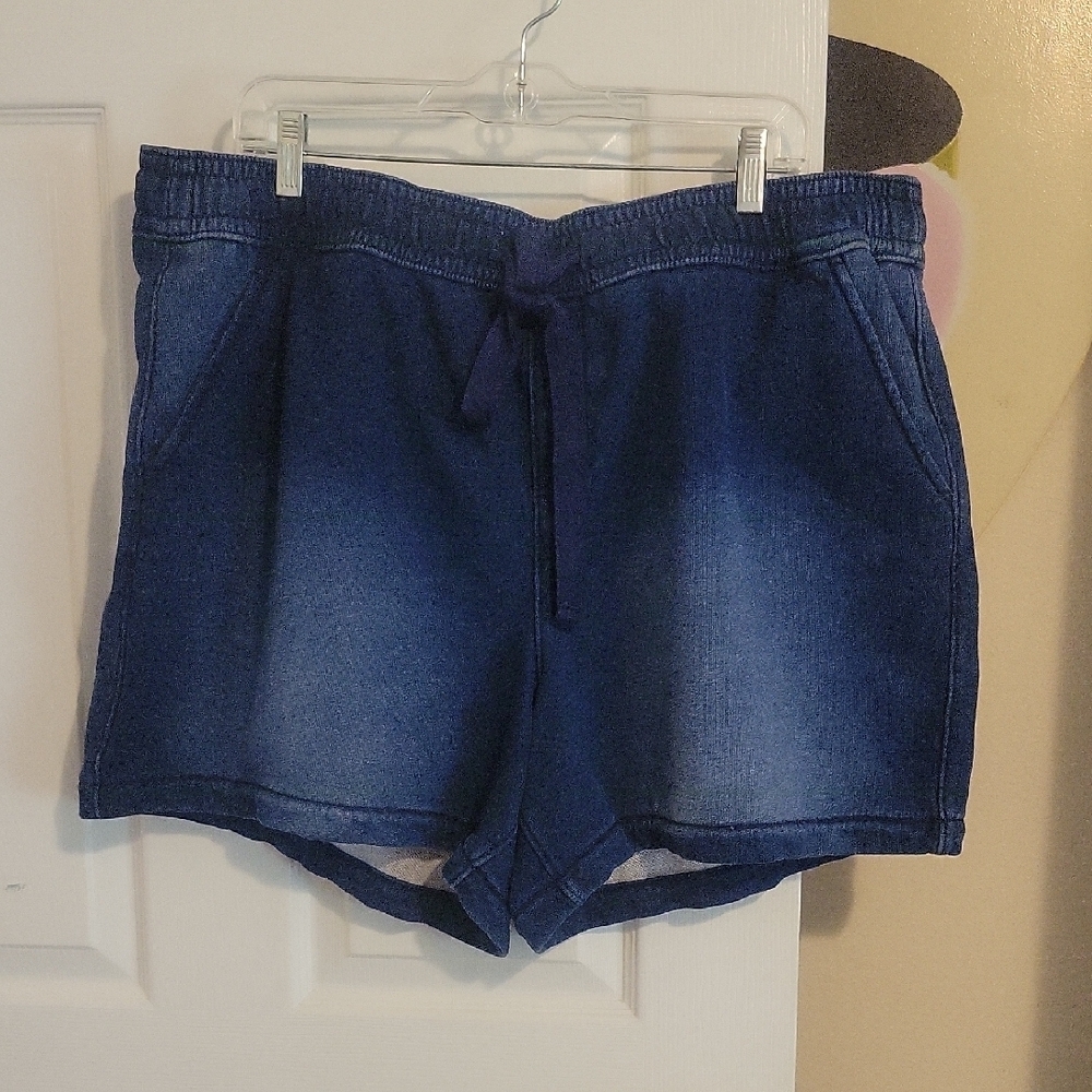 Lane Bryant mid rise, pullon elastic waist Blue Denim cotton Shorts sz18 pockets